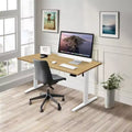 Bureau assis-debout électrique en acier et MDF 55"L x 29"P, plage de hauteur 29,3"–47,5"